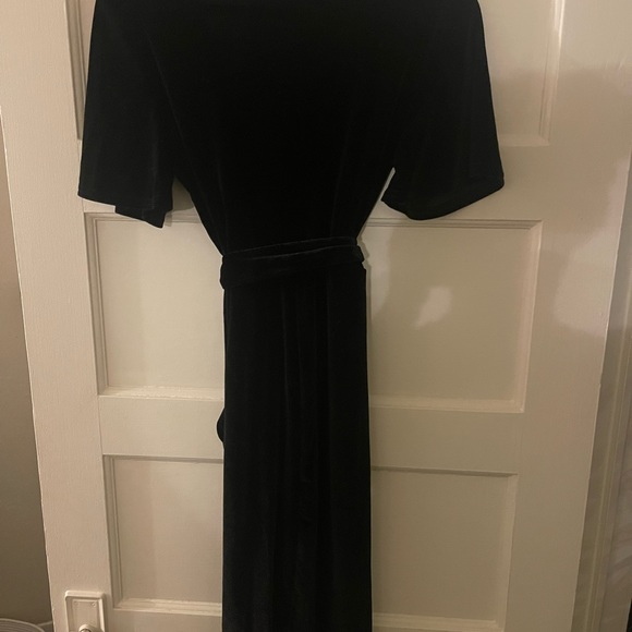 NWT // Club L London Plunge Neck Velvet Wrap Dress US 10 - Picture 6 of 6